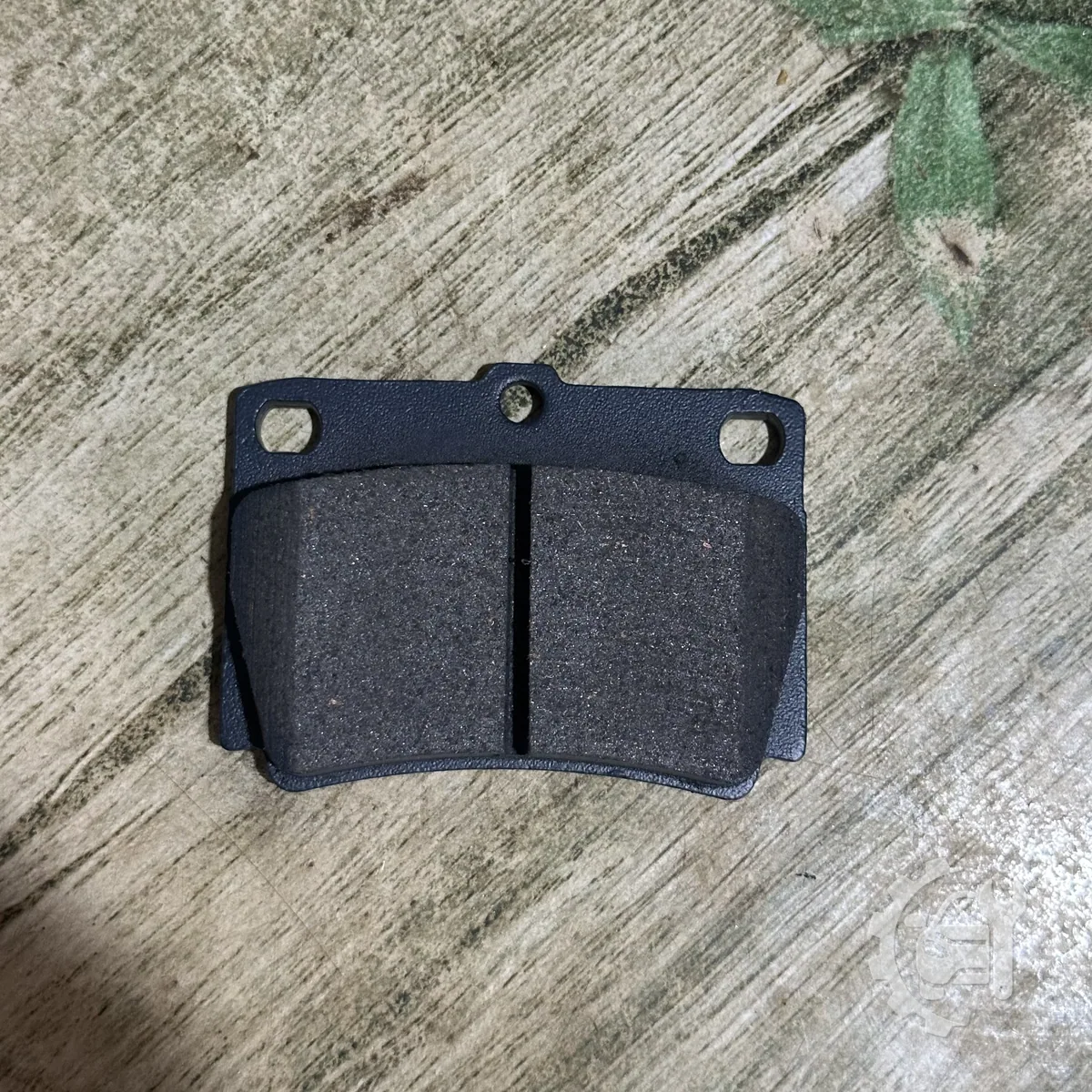 Rear brake pads for Mitsubishi Challenger — image 1